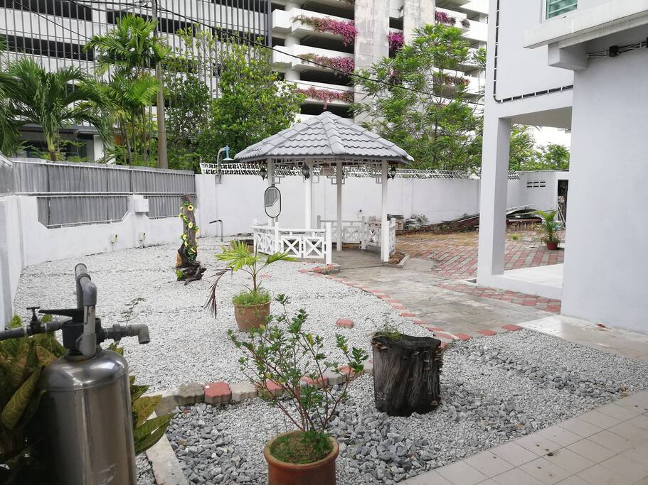 Yard Front