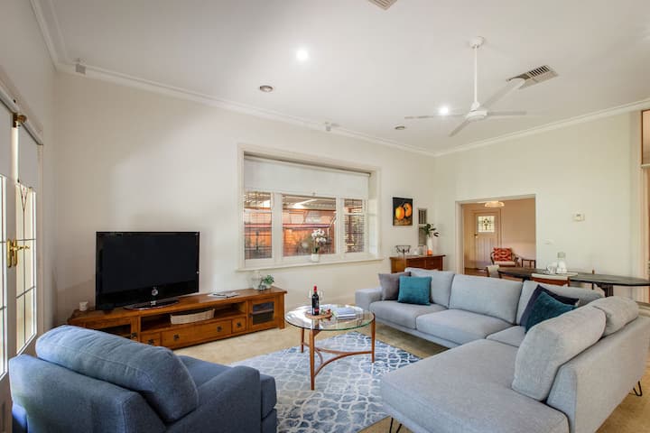 Gorgeous 3 Bed On Guinea - Albury