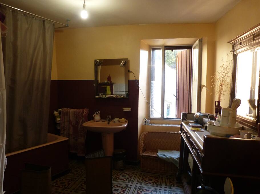 La Salle de bain (partagée).