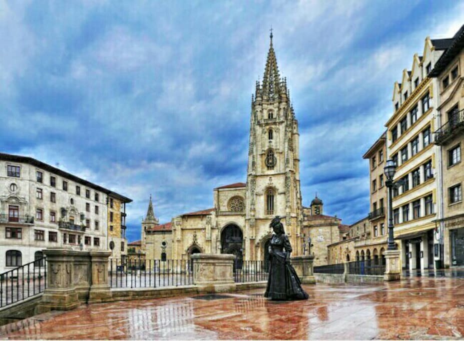 Emblemática Catedral de Oviedo