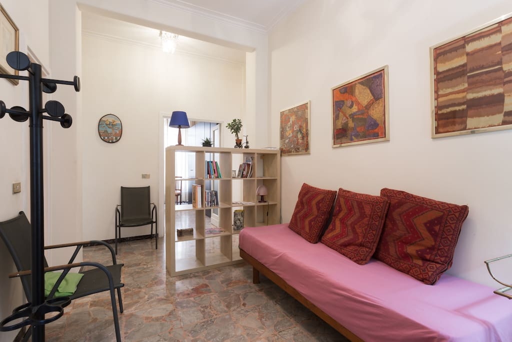 common area with additional sofa bed