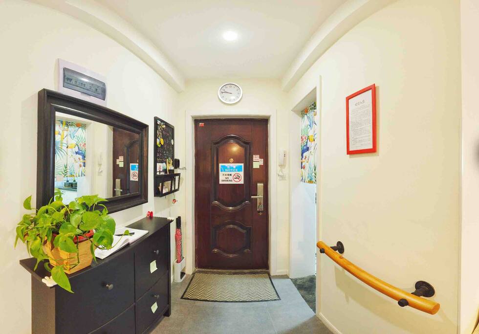 房屋入口,全屋禁烟。