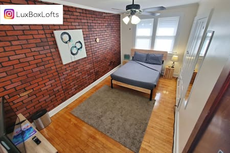 L22 The Cobblestone at LuxBox Lofts ★ Private Room