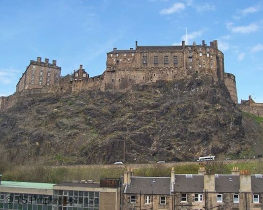 Castlerock Apartment - Views onto Edinburgh Castle