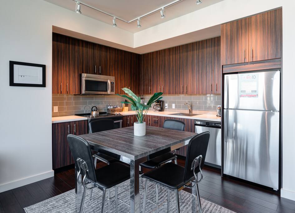 Dining Area at Park Avenue West by Stay Alfred