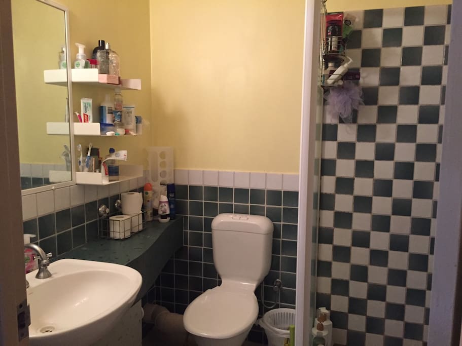 share bathroom