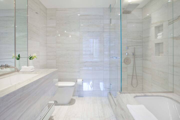 Modern Luxury 2 Bed/ 2 Bath apartment in Midtown! gallery image 4