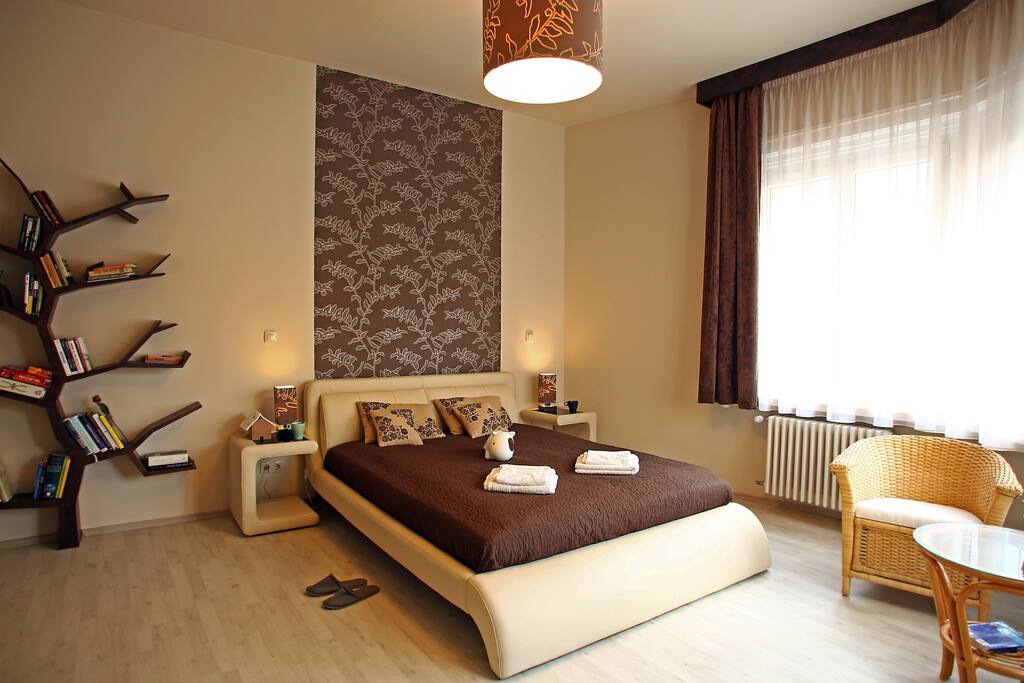 The bedroom above the corner
