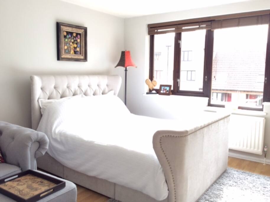 Spacious room & large window