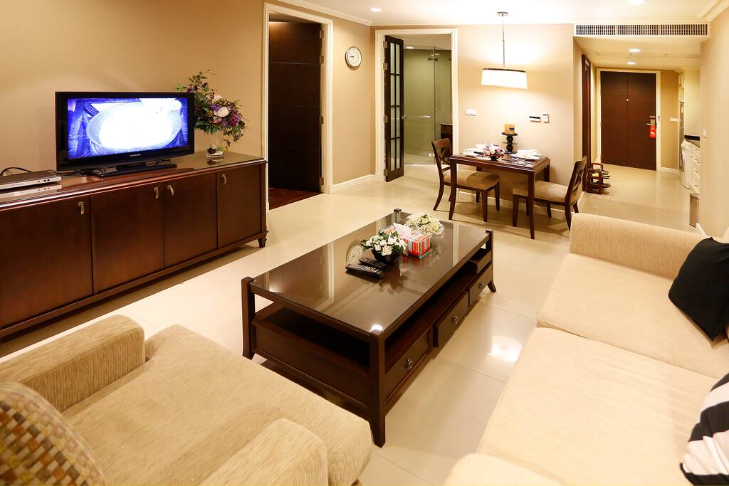 View covered living room and dinning area