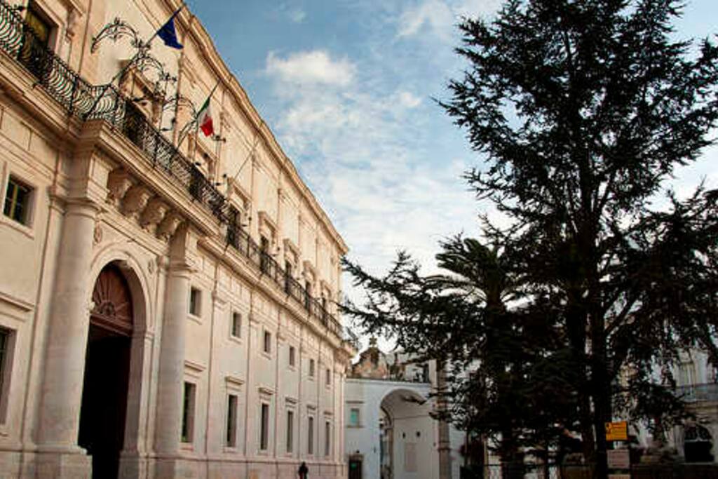 Piazza Municipio davanti a casa