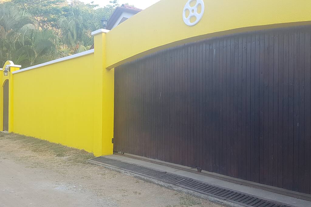 Front fense