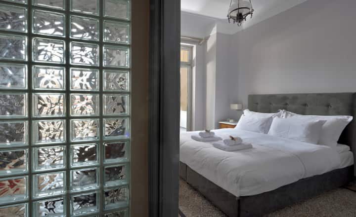 Spálňa s manželskou posteľou - apartmán Electra, 