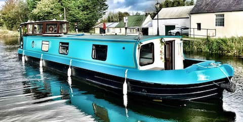 5 star stunning houseboat, no experience required!