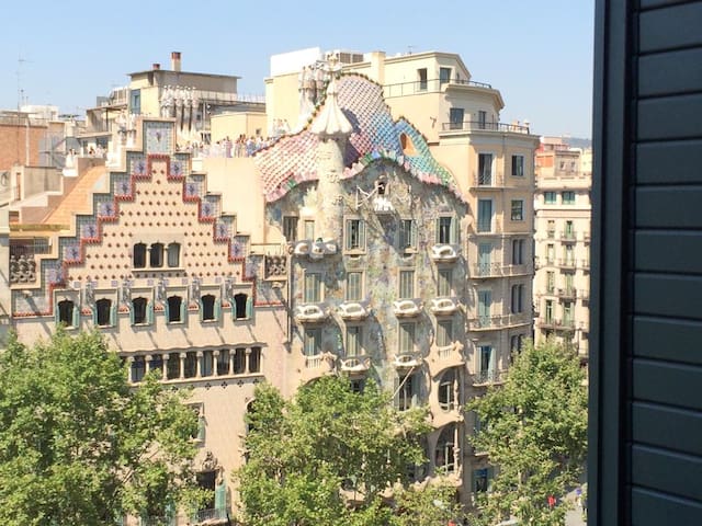 Luxury *****apt. GODÓ Paseo de Gracia- Casa Batlló gallery image 2