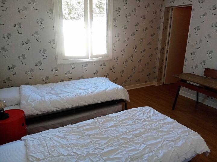 ห้องเด็กนอนได้ 3 คนและห้องแต่งตัว 