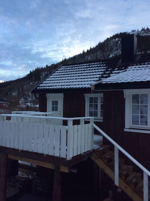 Egen inngang med veranda