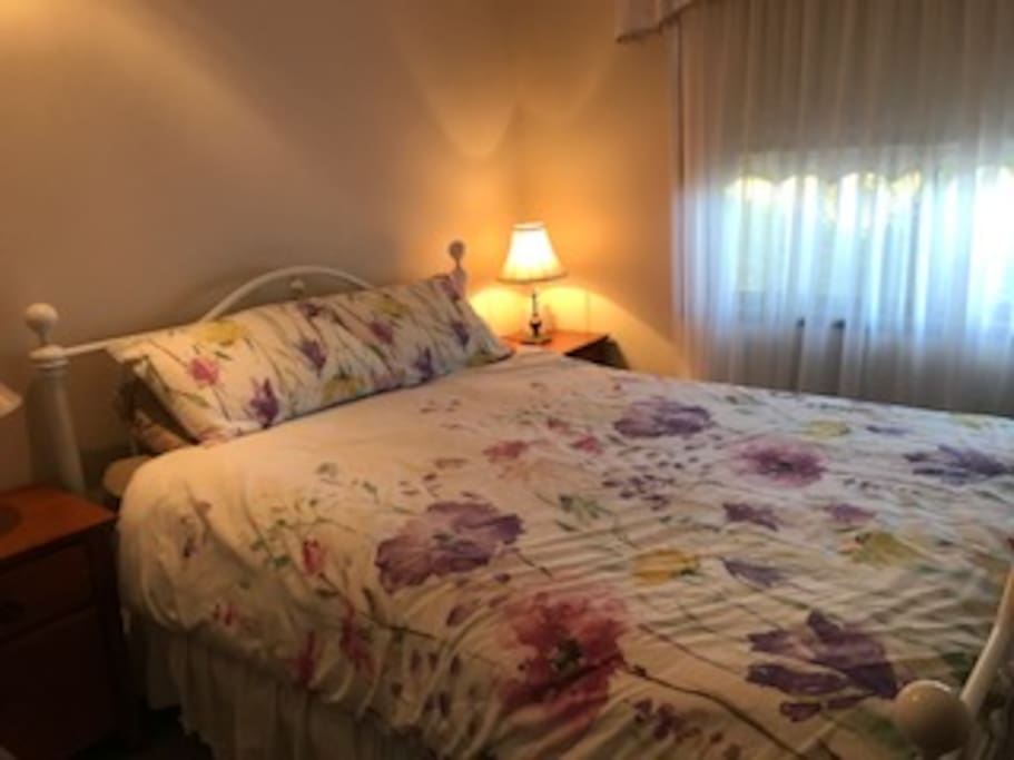 Queen bed