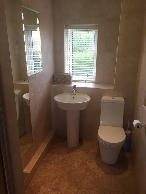 Bedroom 1 En suite
