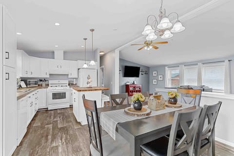 Near Mt. Rushmore, the Black Hills, Badlands&more!