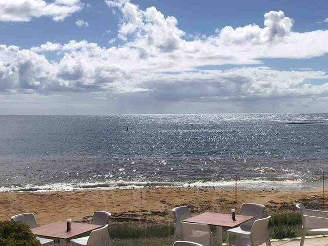 Luxury 4 bedroom house near beach and restaurants gallery image 3