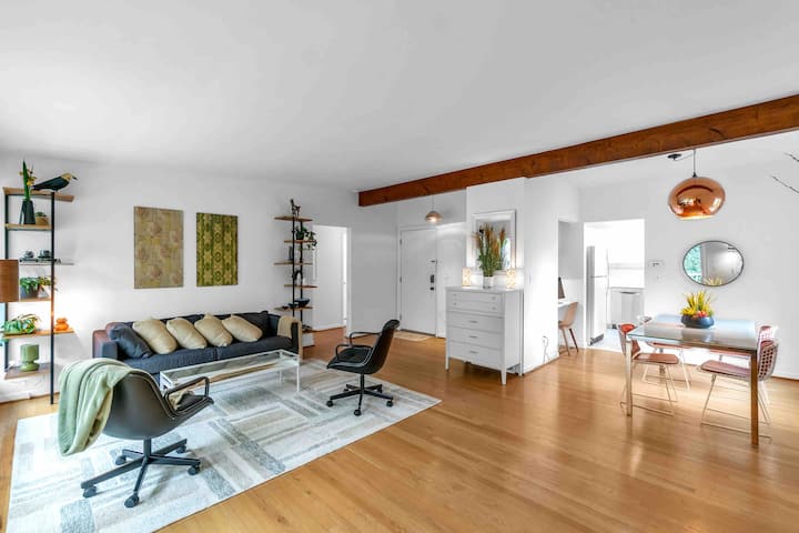 Mid-Century Modern Upper Level Condo near Downtown