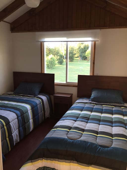 Dormitorio para dos personas con armario