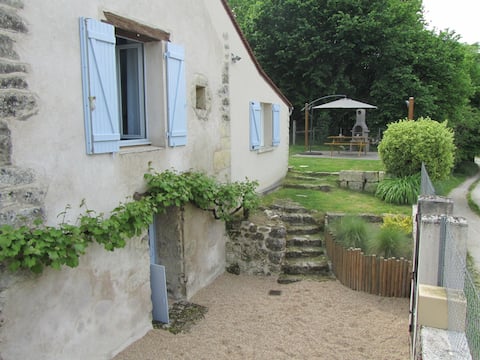 3-star house and garden, quiet, close to castles