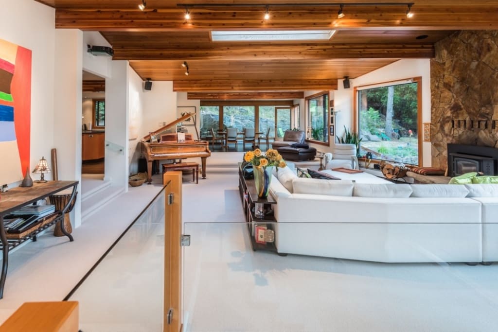 Elegant West Coast Contemporary Design - Not Exactly Roughing It!