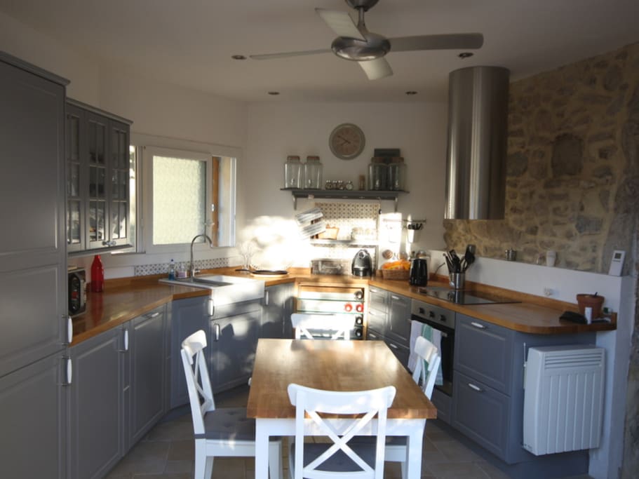 Modern new integrated kitchen