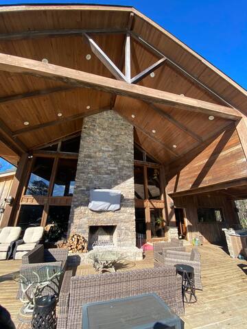 Jones Farm Venue and Cabins managed Airbnb listing 1