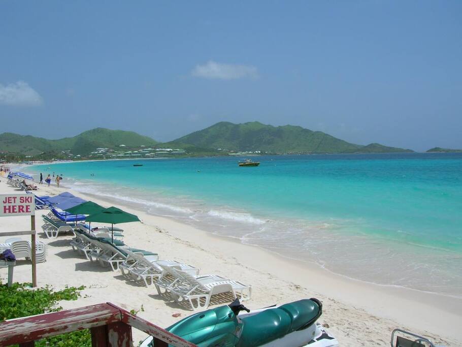 VIEW ON THE BEACH. MANY ACTIVITIES, AND NUMEROUS RESTAURANTS.
