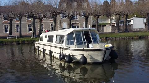 Boat à quai Rem 'Ann