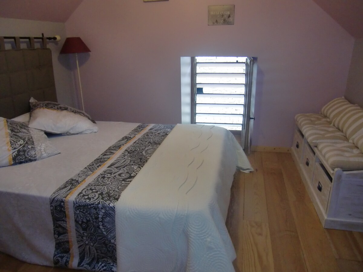 Segunda habitación abuhardillada.