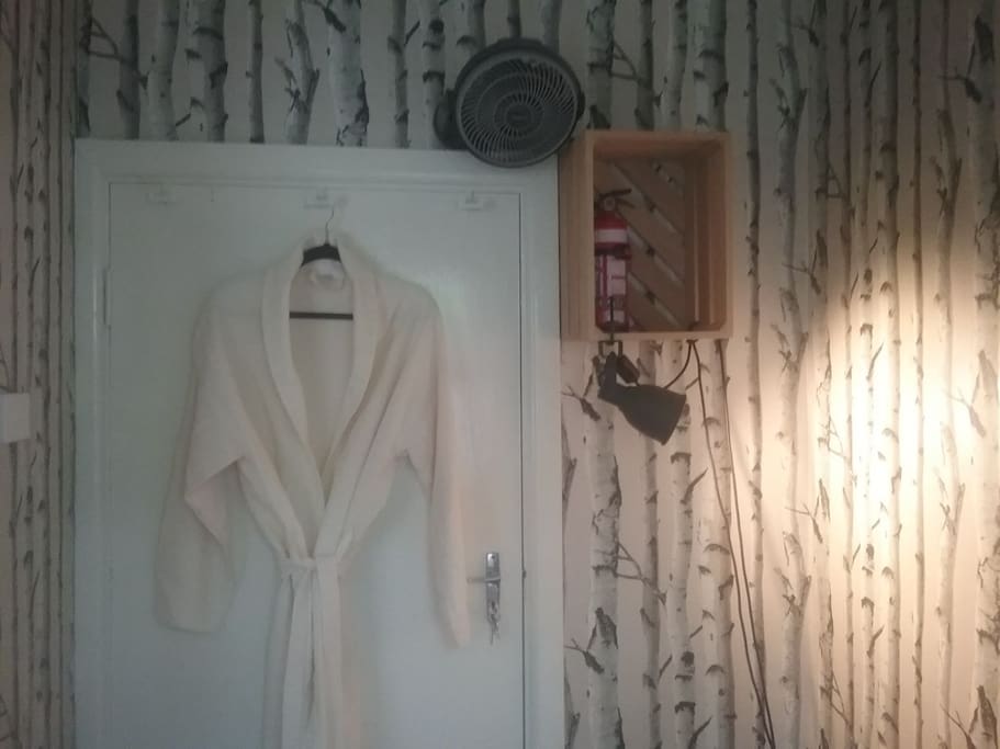 Everything you may need is provided: bathrobe, fire extinguisher, reading lights and a remote controlled fan.