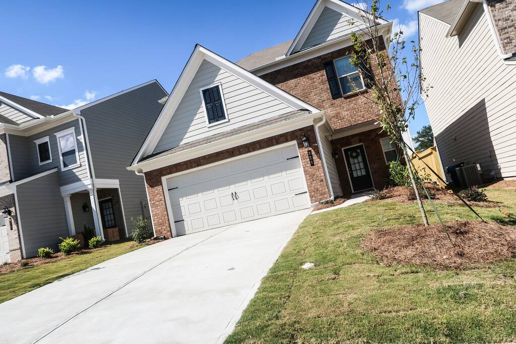Long driveway / You could also use a garage