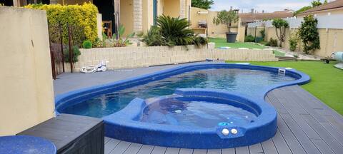 Beautiful villa with pool in village.
