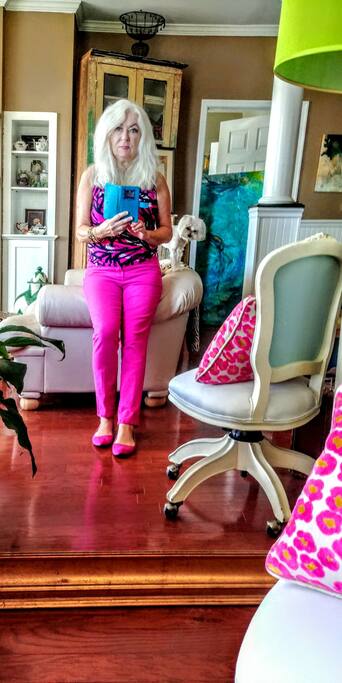 l cant get rid of this one of my dog and me...fav accent color.