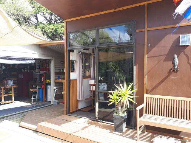20th Hole Home Stay Rustic Cabin