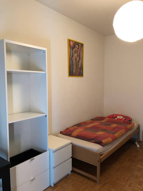 Single Room con brandina di riserva per 2. guest