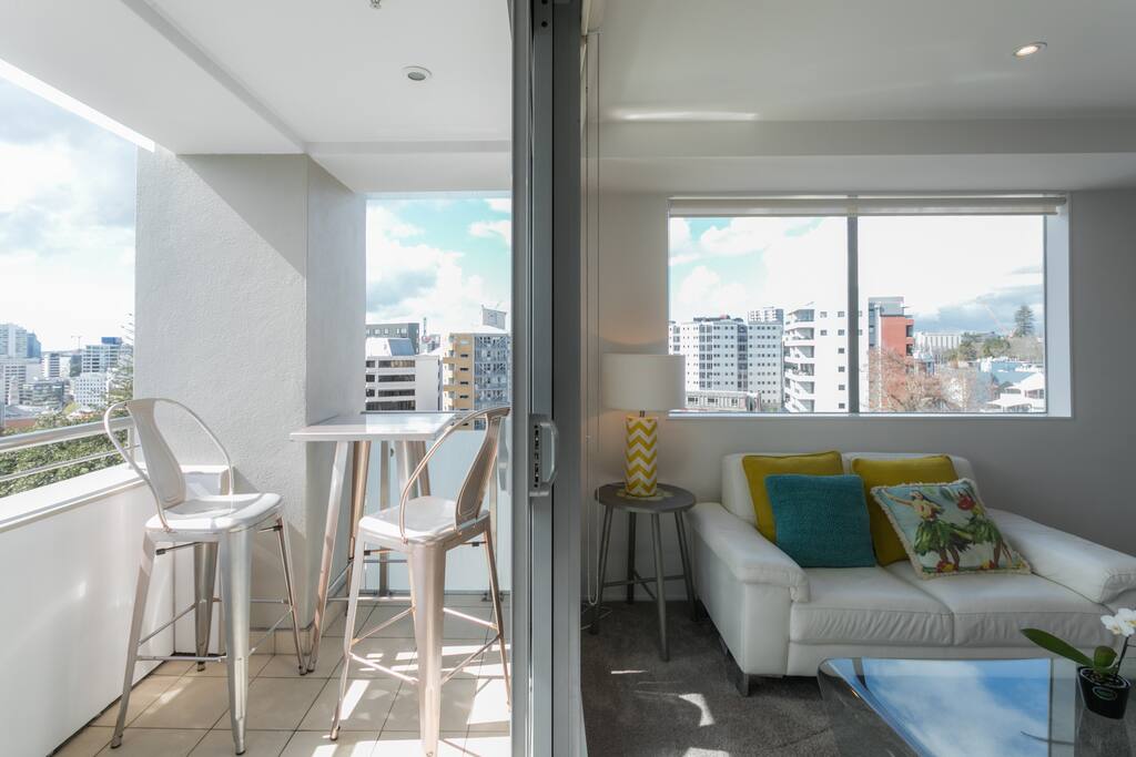 Spacious, light, sunny, stunning views