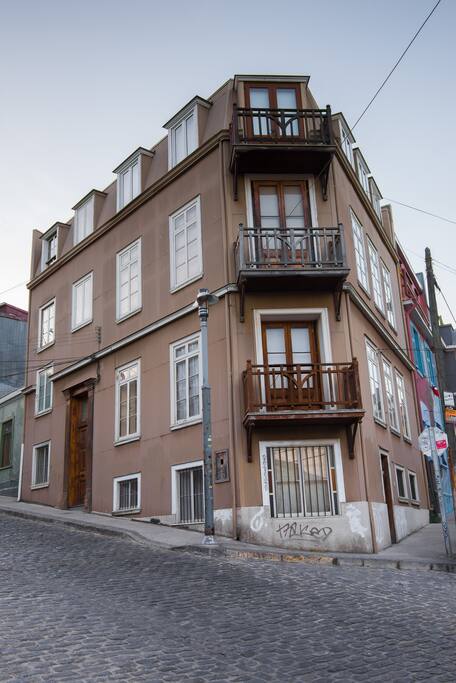 Comfy studio in Cerro Alegre.