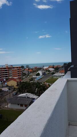 APARTAMENTO DUPLEX NOVO PRÓXIMO A PRAIA 04 PESSOAS