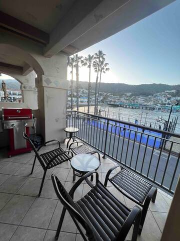 Beautiful Avalon Bay Views!! 2 Bedroom 2 Baths. gallery image 3
