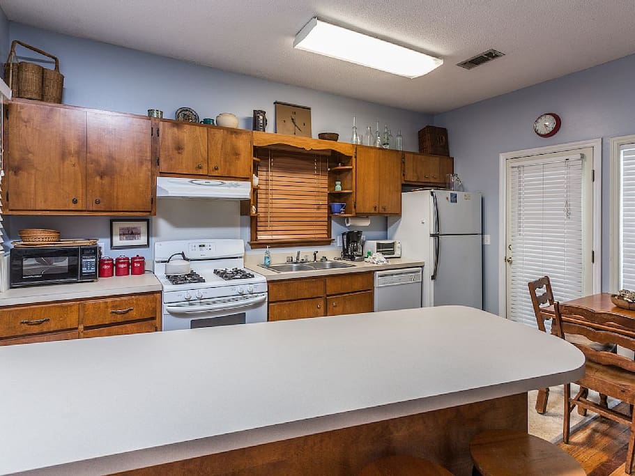 Oven,Dining Table,Furniture,Table,Chair