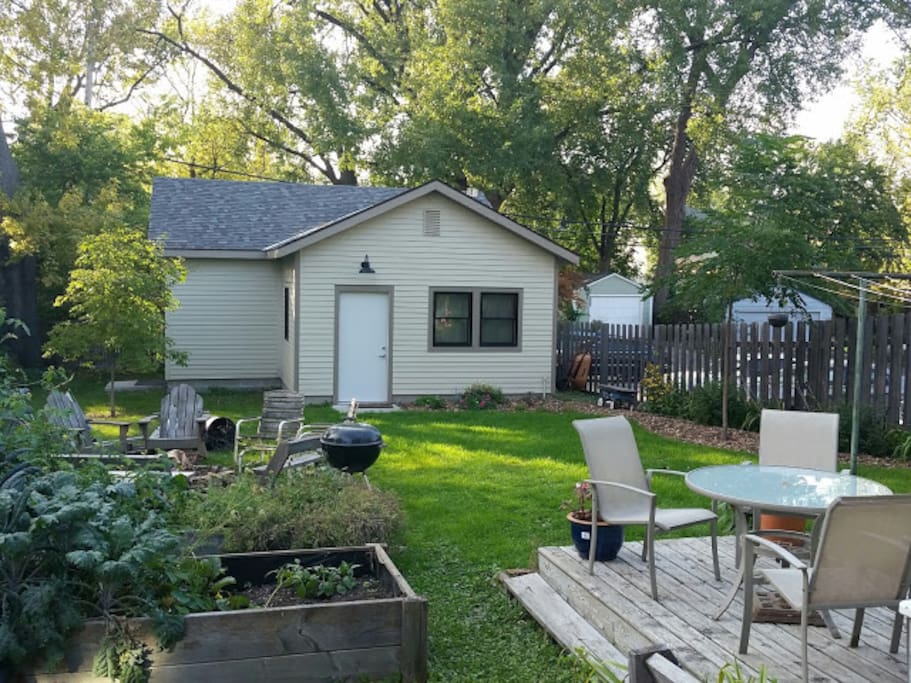 Big back yard - help yourself to garden vegetables! ;)