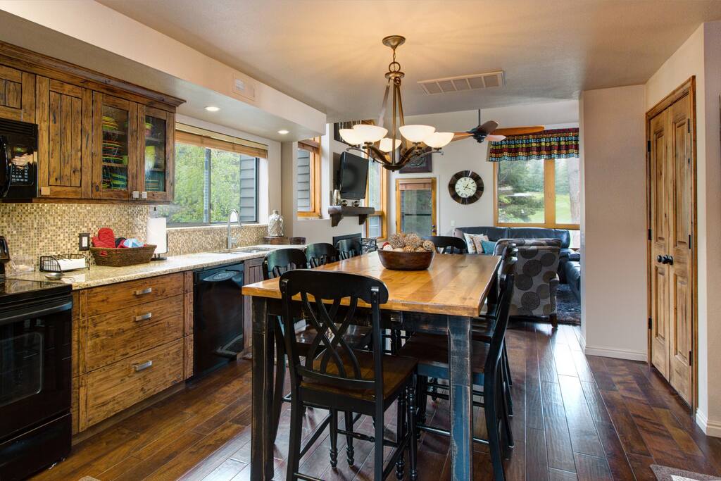 Gorgeous modern kitchen/dining area seats 8.
