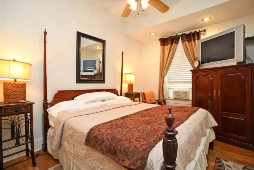 2nd bedroom, King bed