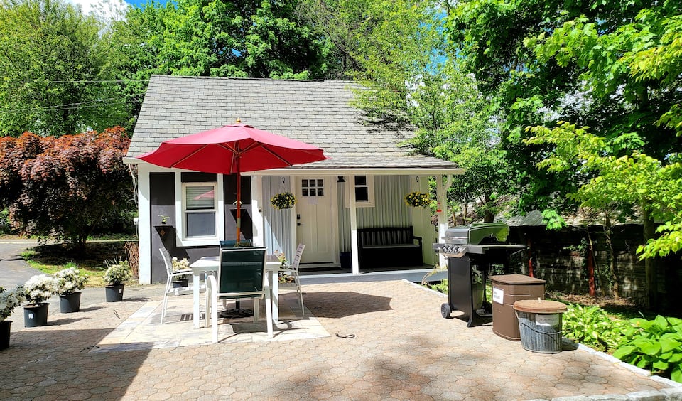 Charming 2 Bed backyard guesthouse close to Peekskill, WestPoint, & trails. — foto 1