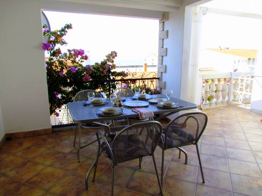 balcony
